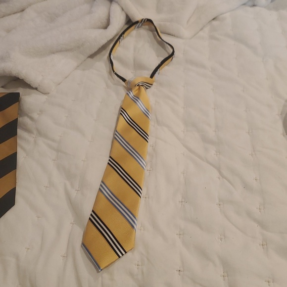 Izod Other - Izod Boy's Zipper Yellow Tie